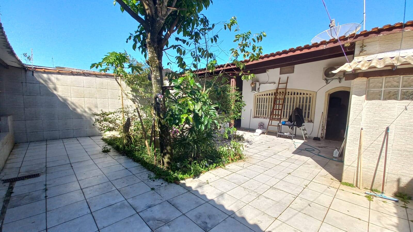 Casa à venda com 2 quartos, 170m² - Foto 1