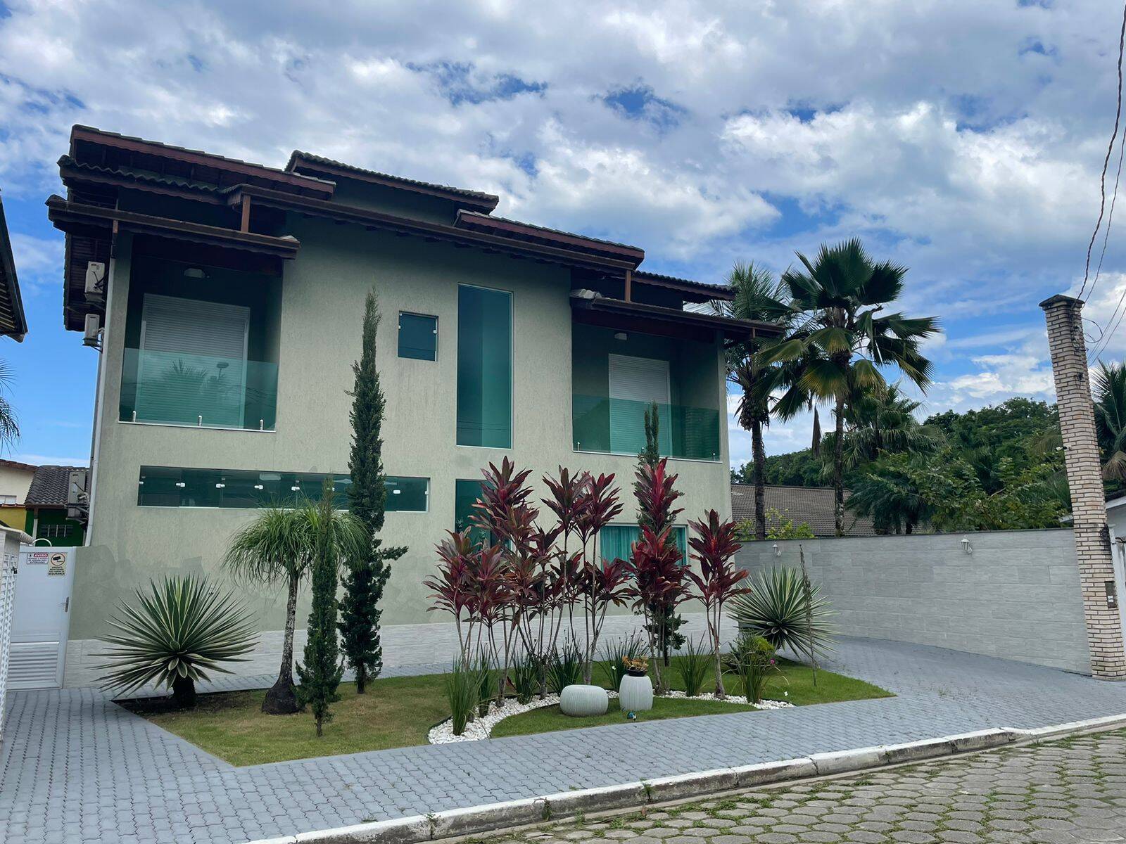 Casa à venda com 5 quartos, 400m² - Foto 1