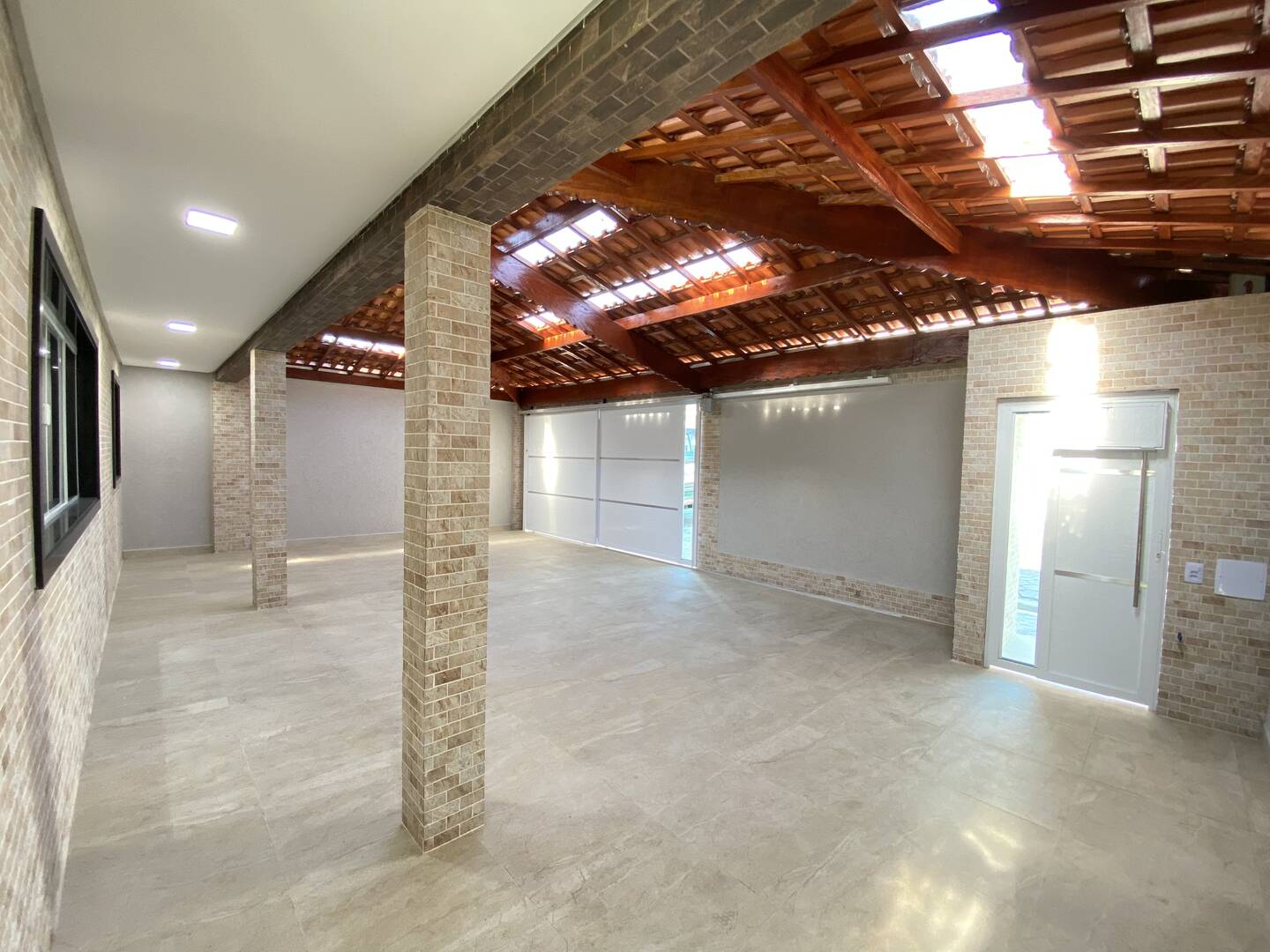 Casa à venda com 3 quartos, 170m² - Foto 10