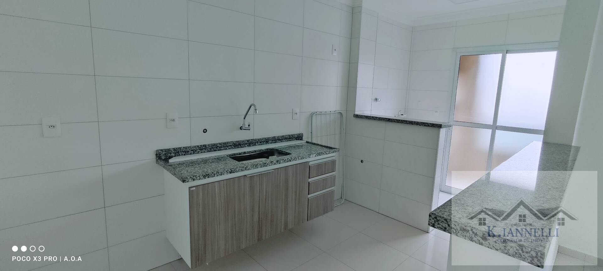 Apartamento à venda com 2 quartos, 63m² - Foto 2