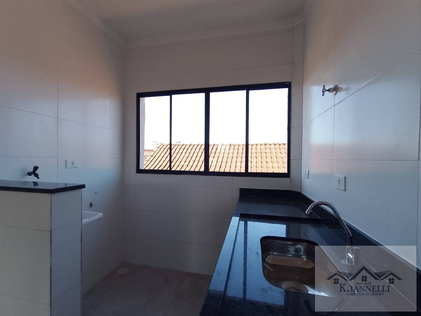 Casa à venda com 2 quartos, 63m² - Foto 2