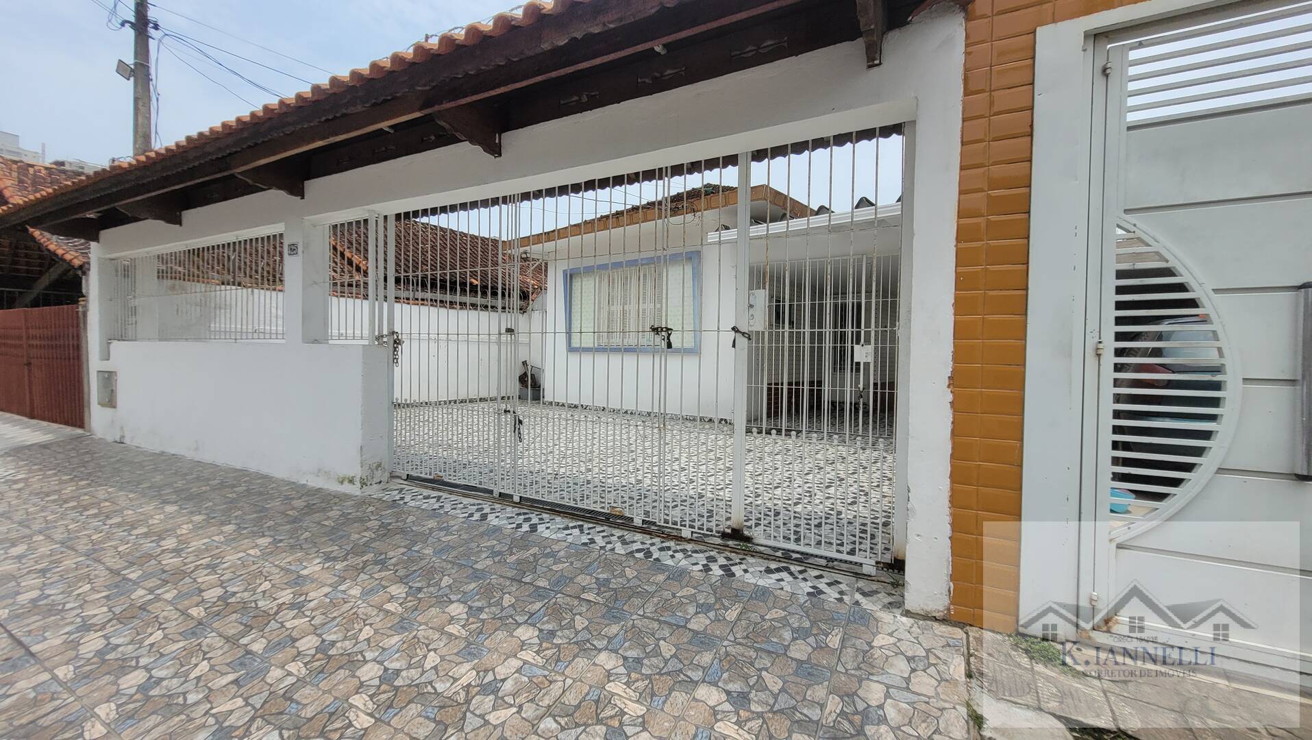 Casa à venda com 2 quartos, 150m² - Foto 2