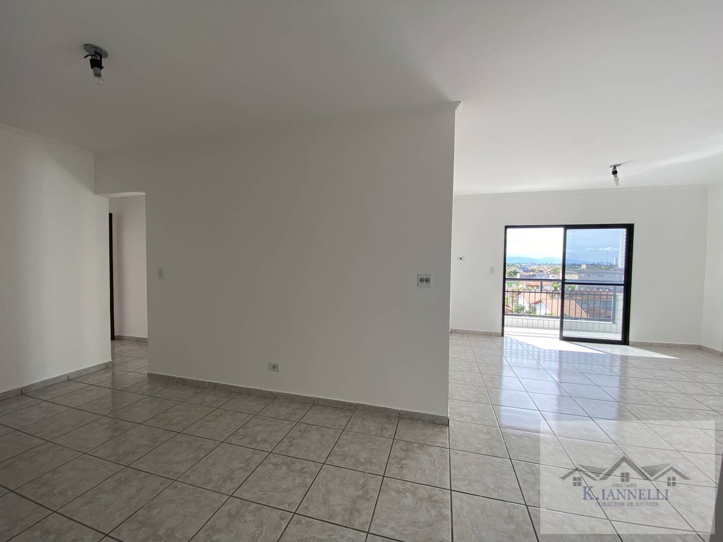 Apartamento à venda com 3 quartos, 107m² - Foto 3