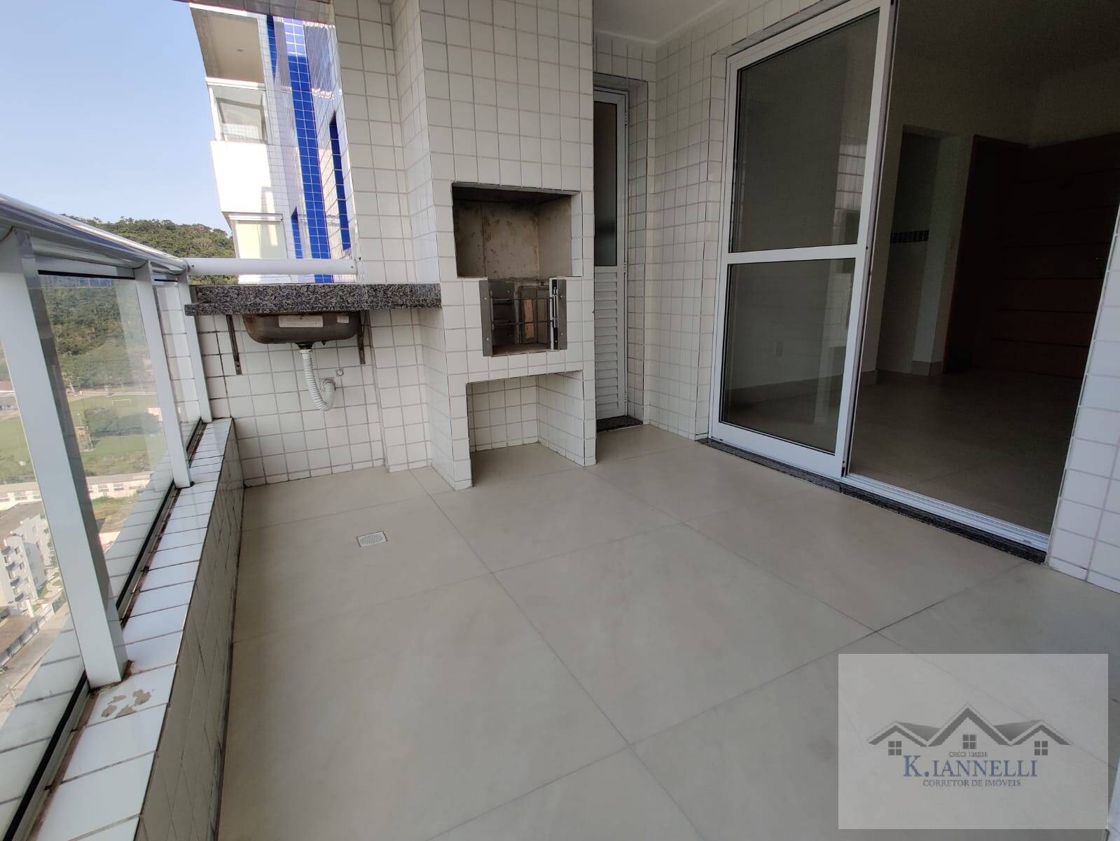 Apartamento à venda com 2 quartos, 87m² - Foto 2