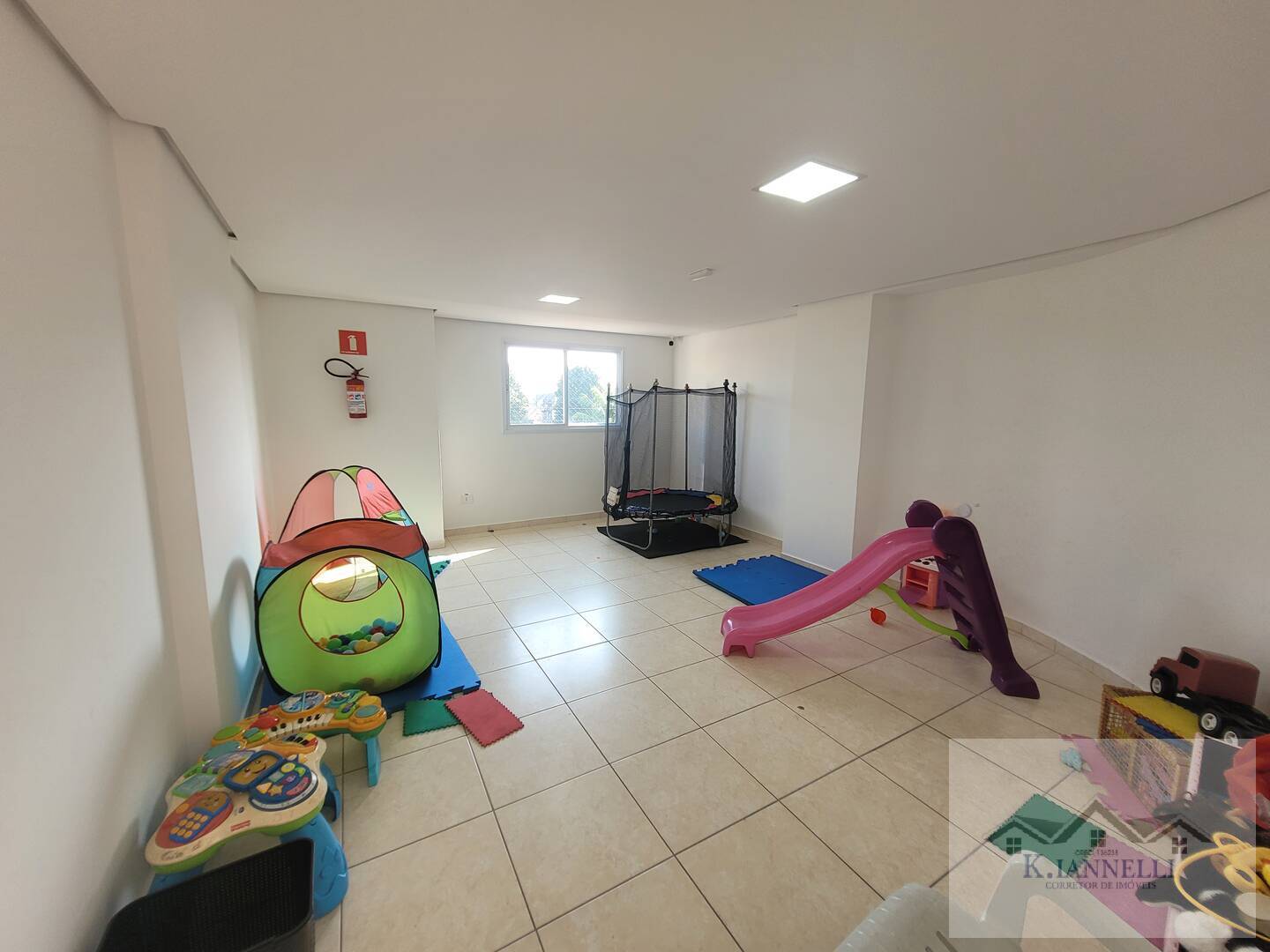 Apartamento à venda com 1 quarto, 37m² - Foto 11