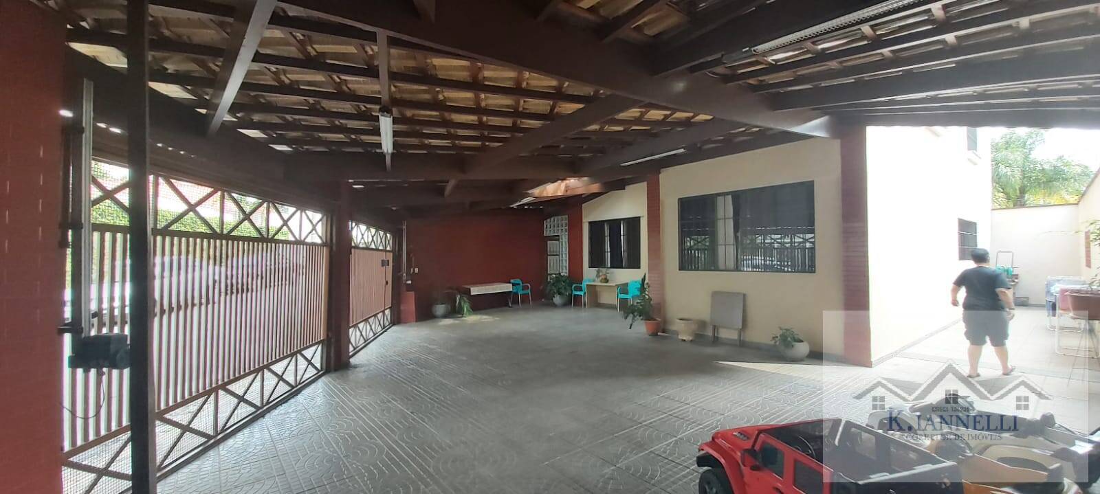 Sobrado à venda com 3 quartos, 161m² - Foto 1