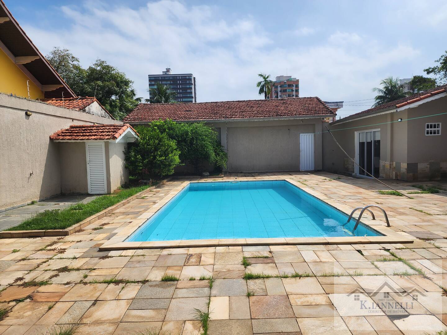 Casa à venda com 3 quartos, 177m² - Foto 2