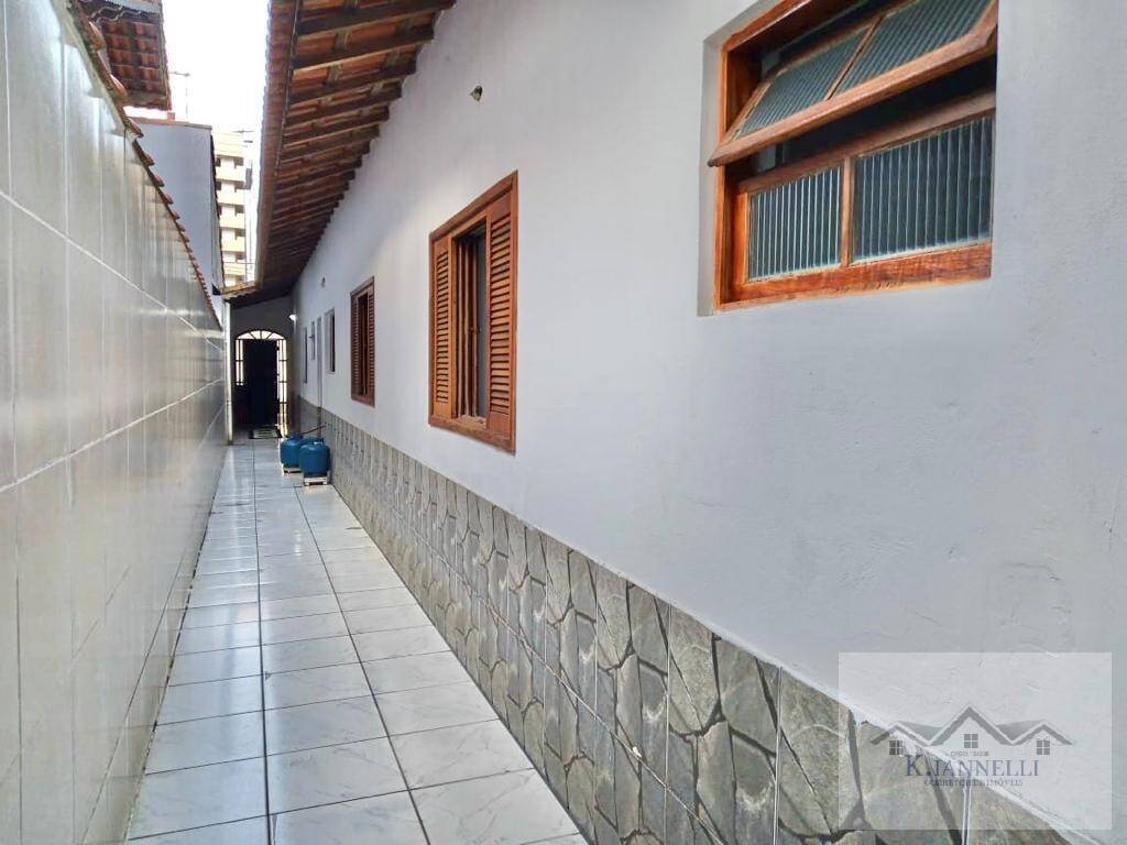 Casa à venda com 3 quartos, 90m² - Foto 2