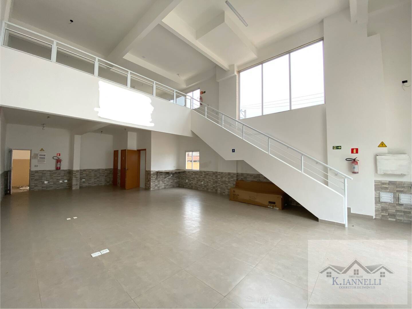 Loja-Salão para alugar, 151570m² - Foto 2