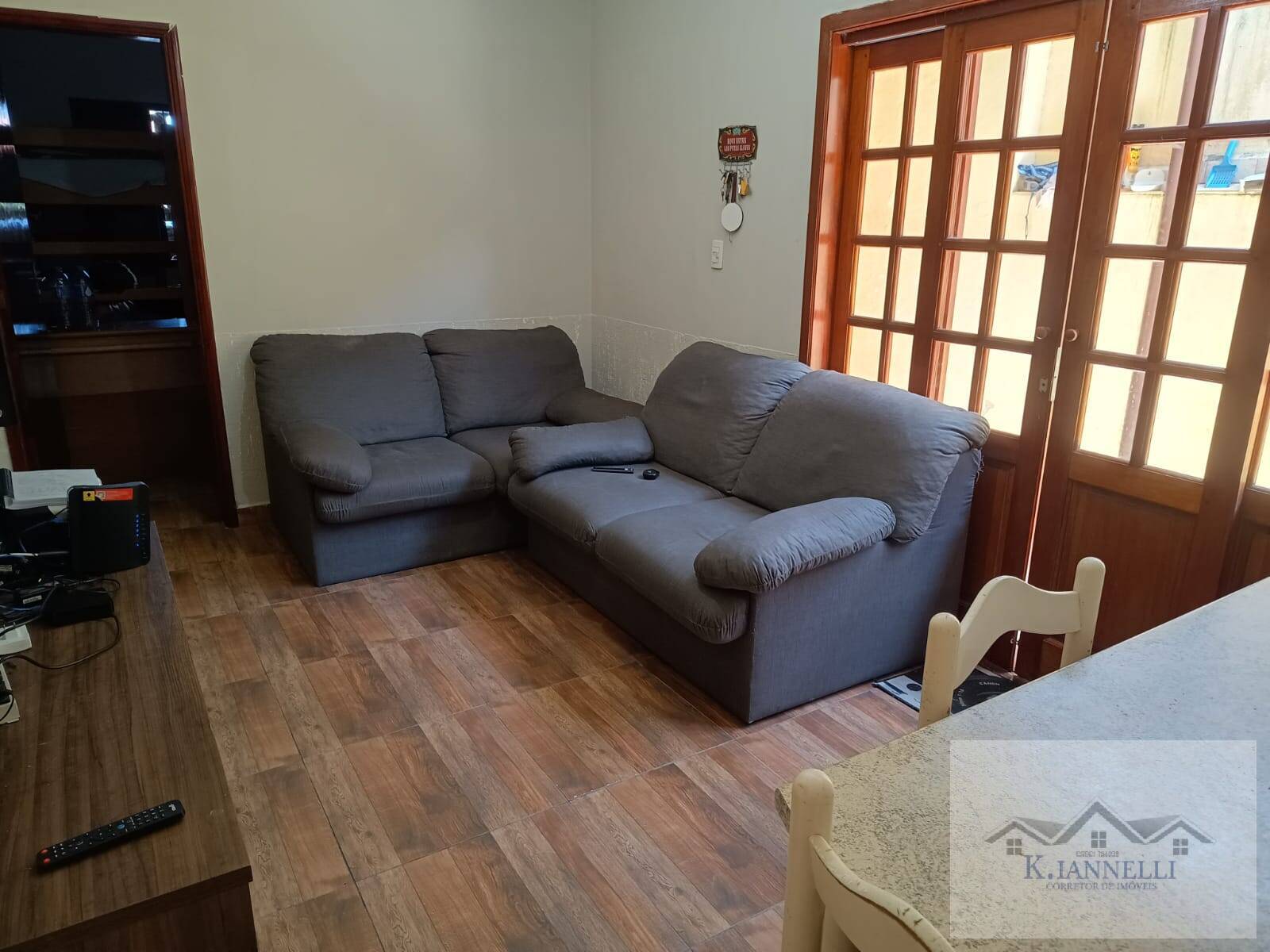 Casa à venda com 2 quartos, 110m² - Foto 1