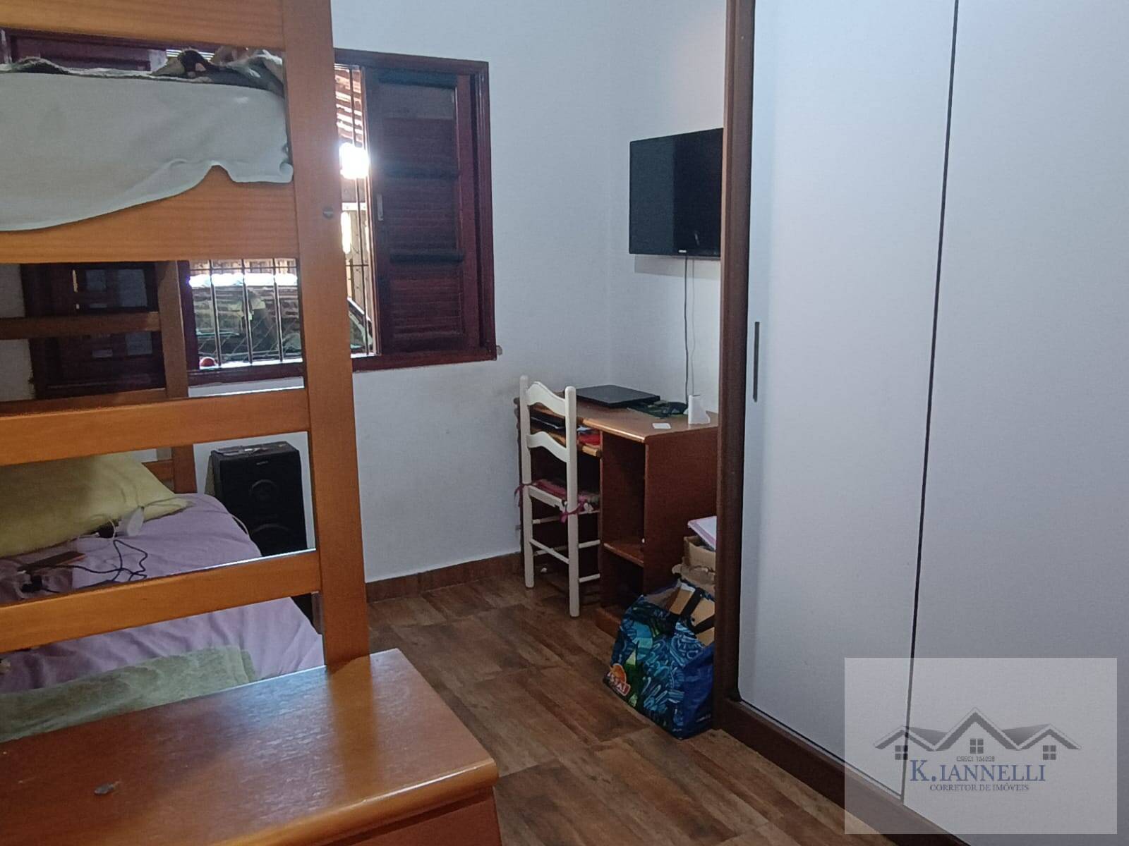 Casa à venda com 2 quartos, 110m² - Foto 2