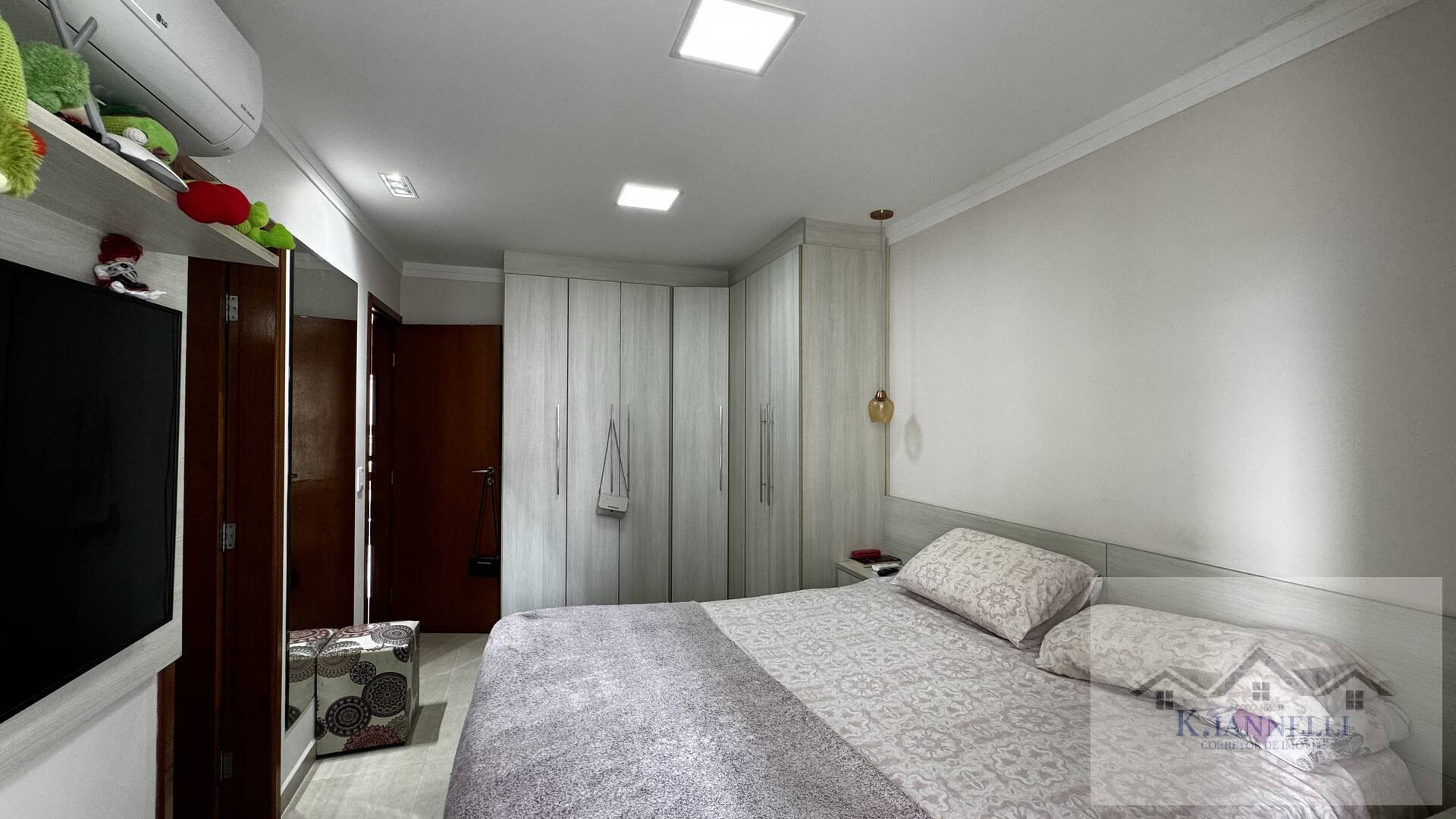 Apartamento à venda com 3 quartos, 143m² - Foto 9