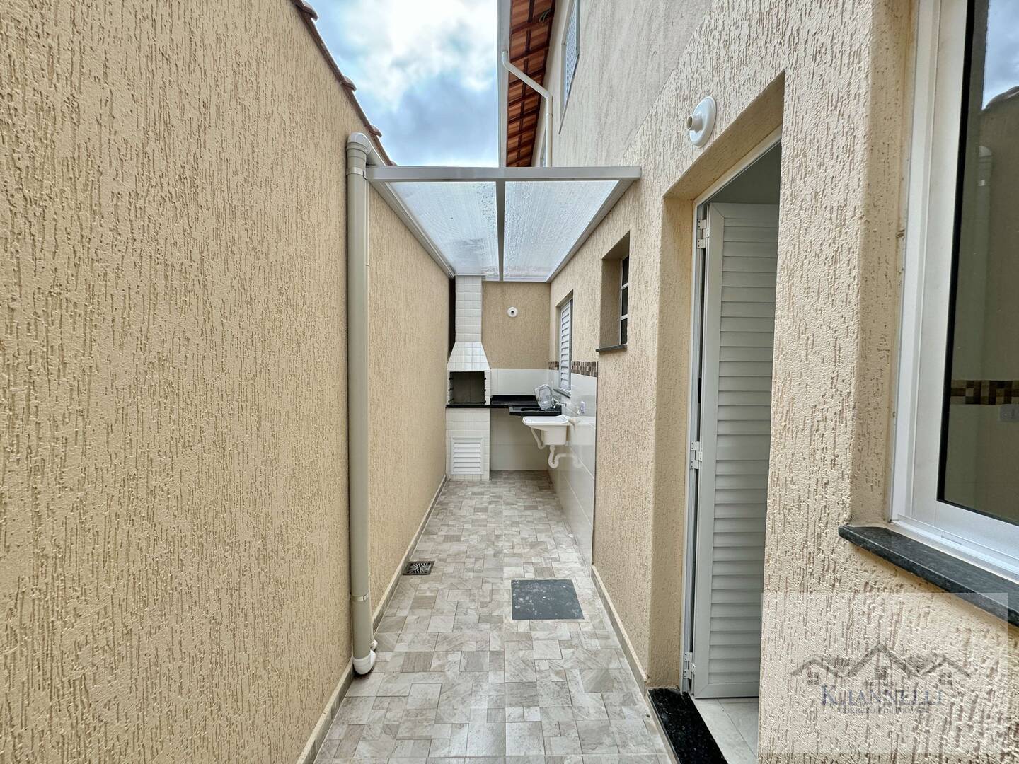 Casa à venda com 2 quartos, 50m² - Foto 11