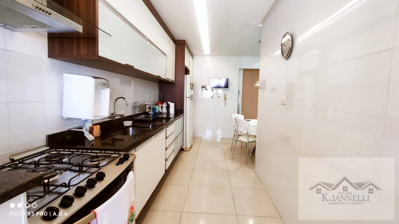 Apartamento à venda com 3 quartos, 136m² - Foto 3