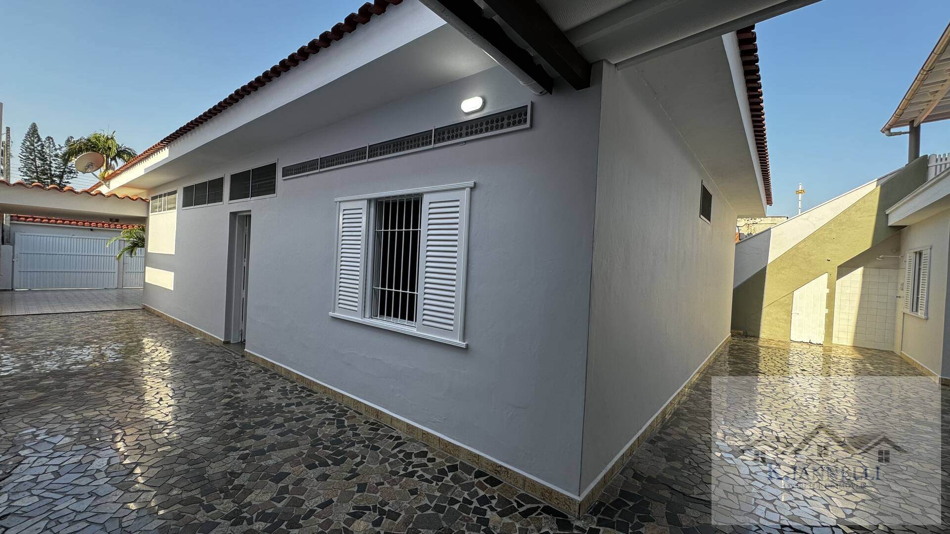 Casa à venda com 3 quartos, 272m² - Foto 6