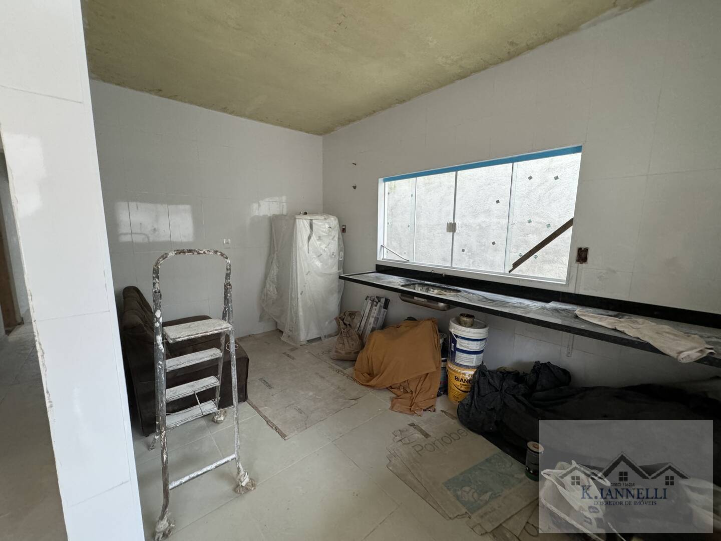 Casa à venda com 2 quartos, 100m² - Foto 4