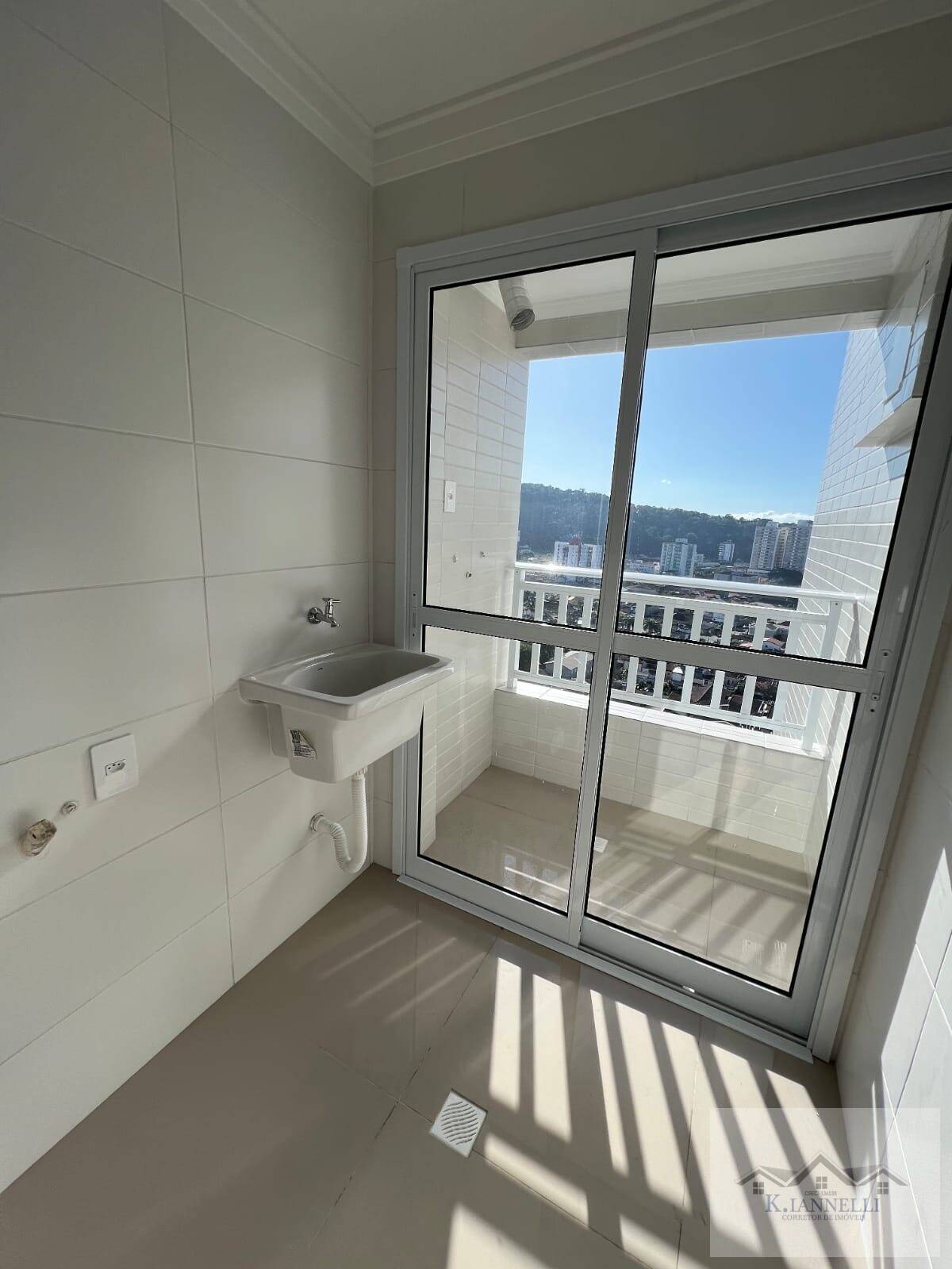 Apartamento à venda com 3 quartos, 105m² - Foto 4