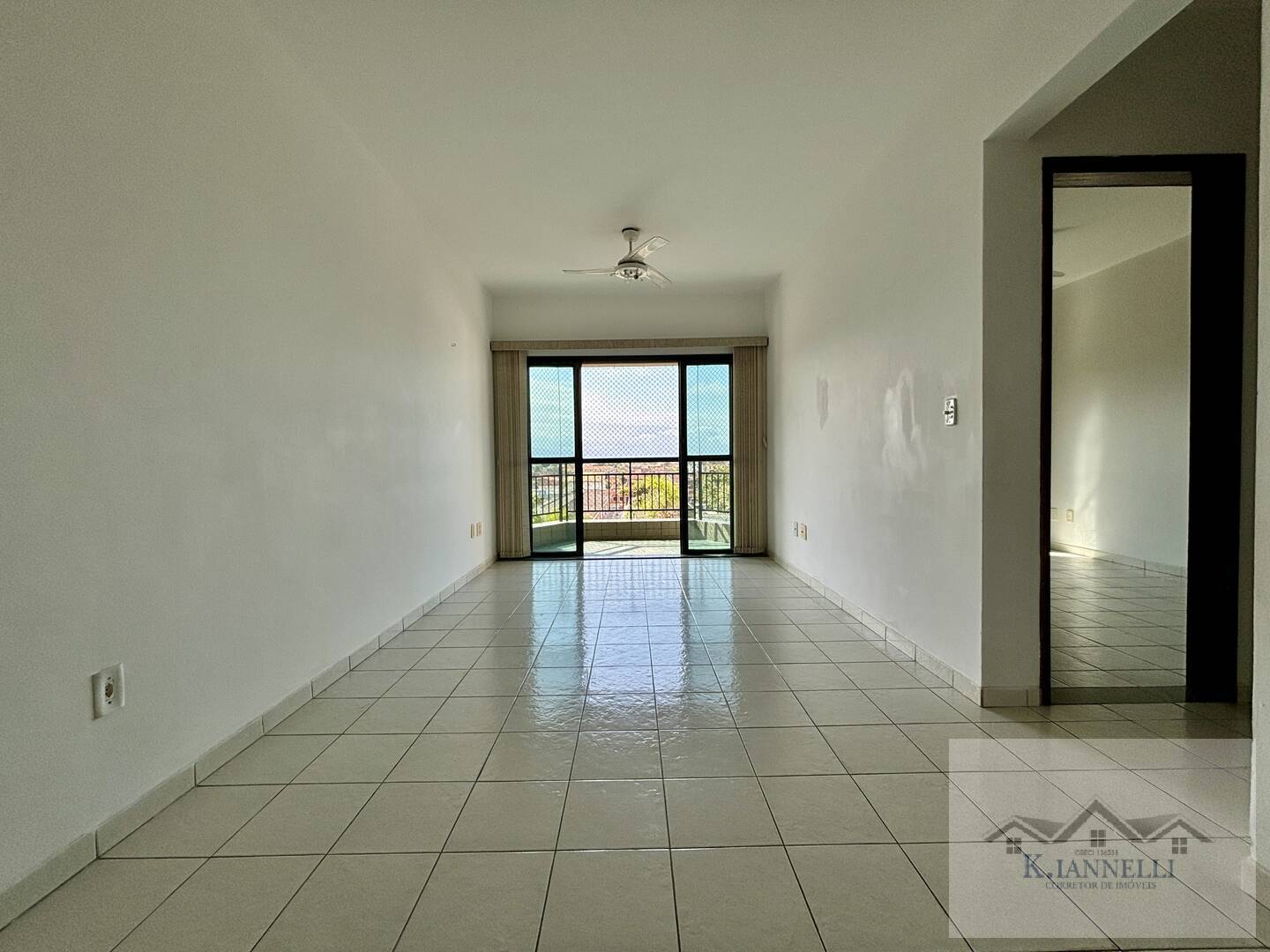 Apartamento à venda com 2 quartos, 69m² - Foto 11