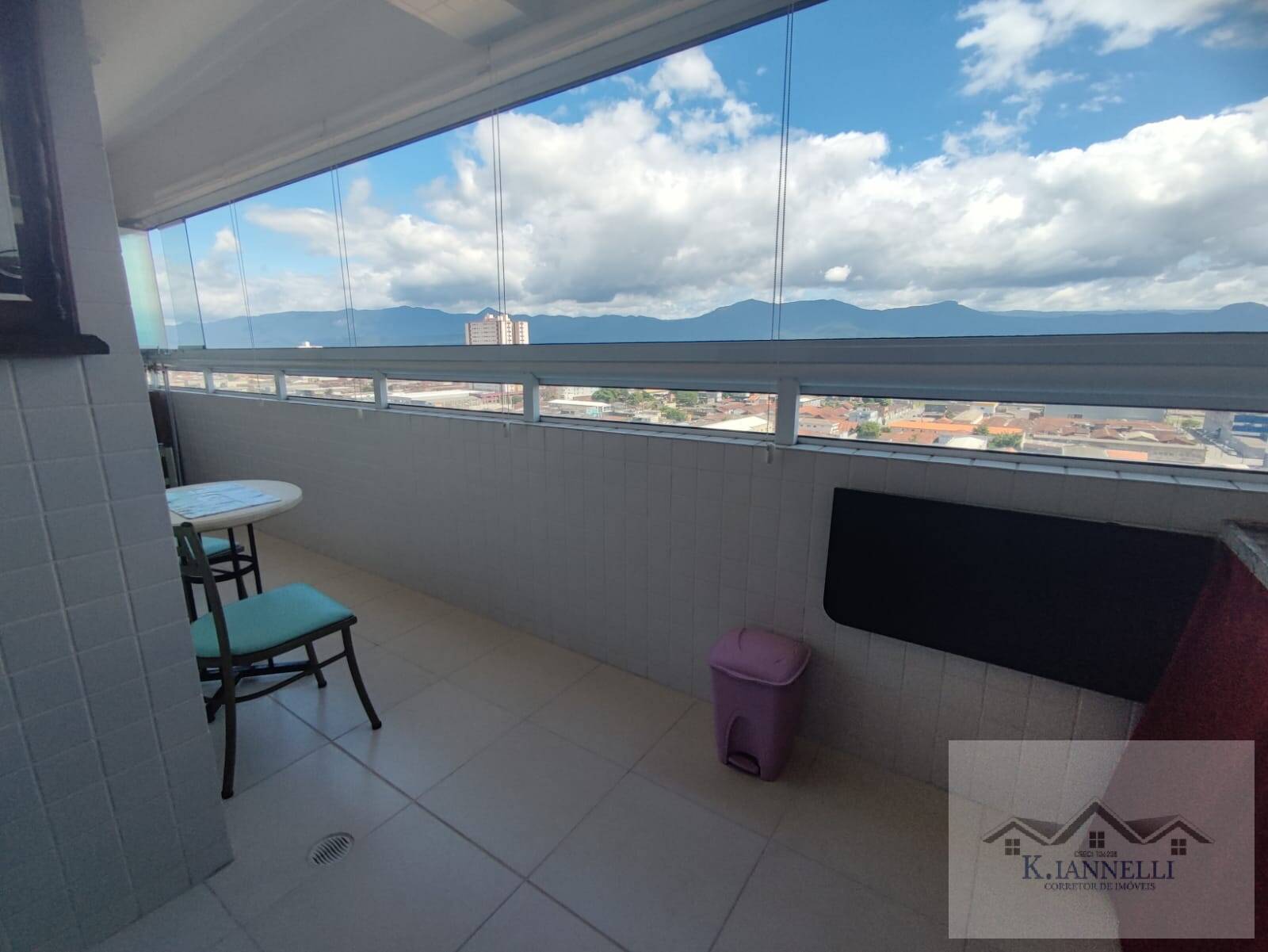 Apartamento à venda com 2 quartos, 75m² - Foto 2