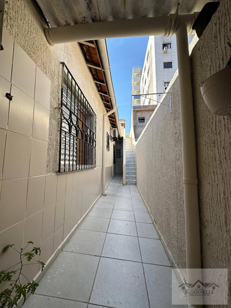 Casa à venda com 3 quartos, 150m² - Foto 1