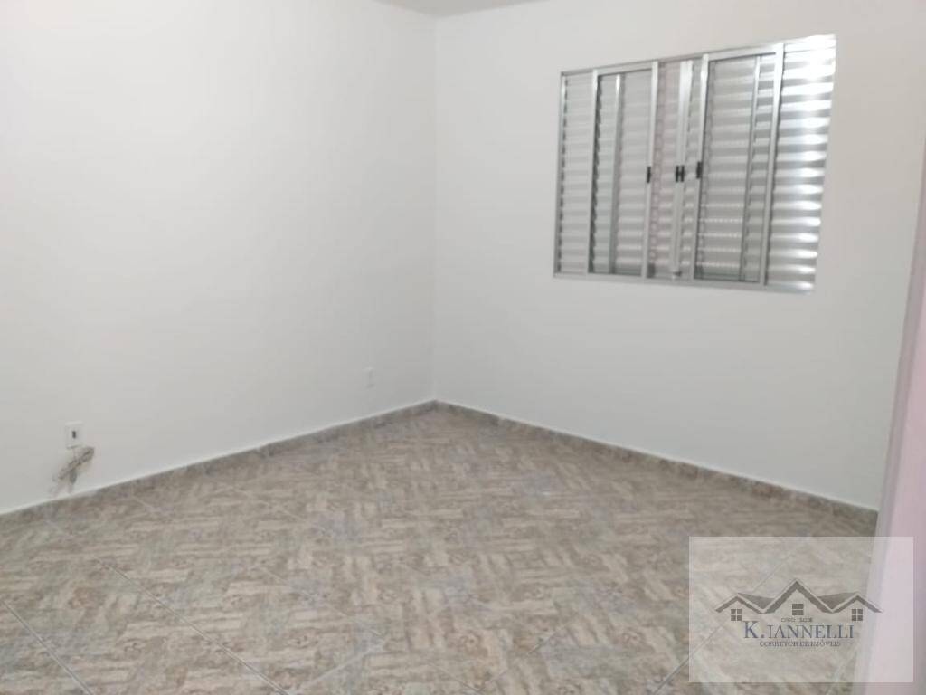 Casa à venda com 2 quartos, 440m² - Foto 4