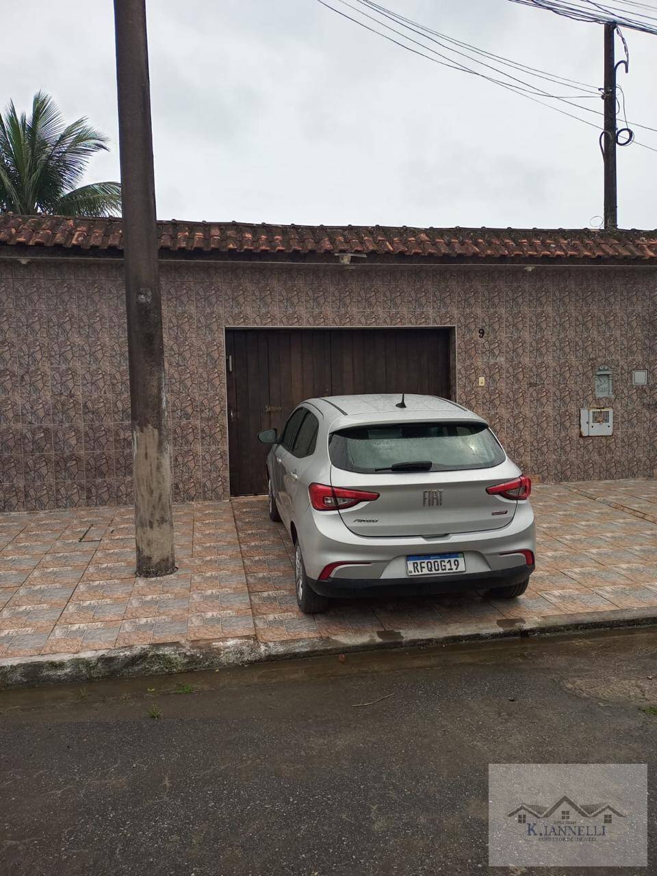 Casa à venda com 3 quartos, 149m² - Foto 1