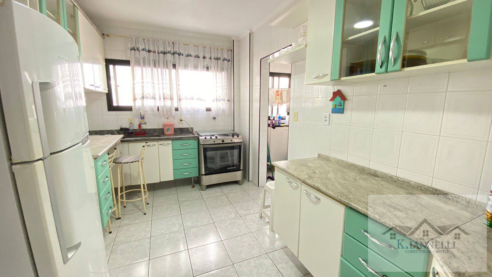 Apartamento para alugar com 2 quartos, 80m² - Foto 8