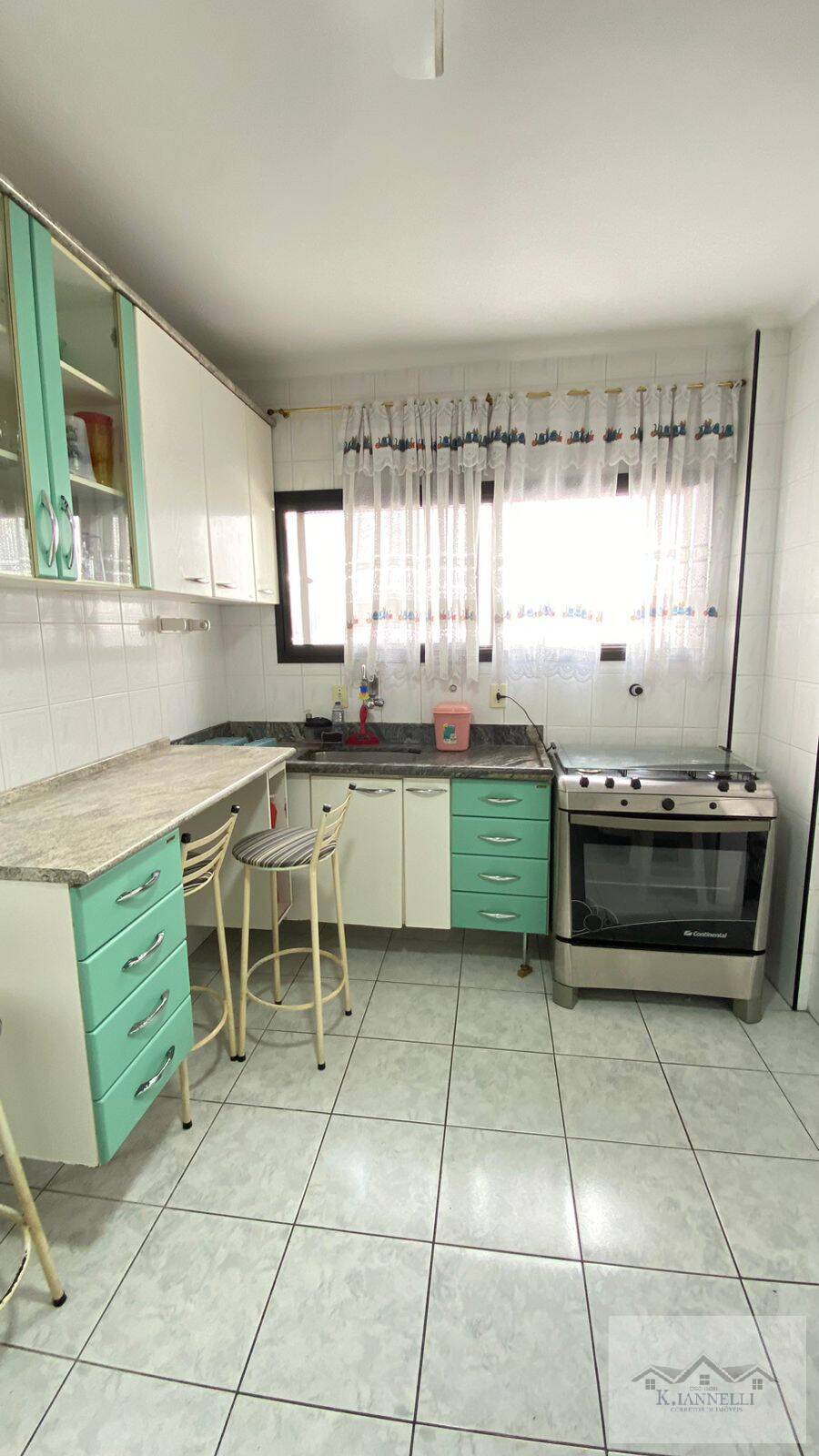 Apartamento para alugar com 2 quartos, 80m² - Foto 9