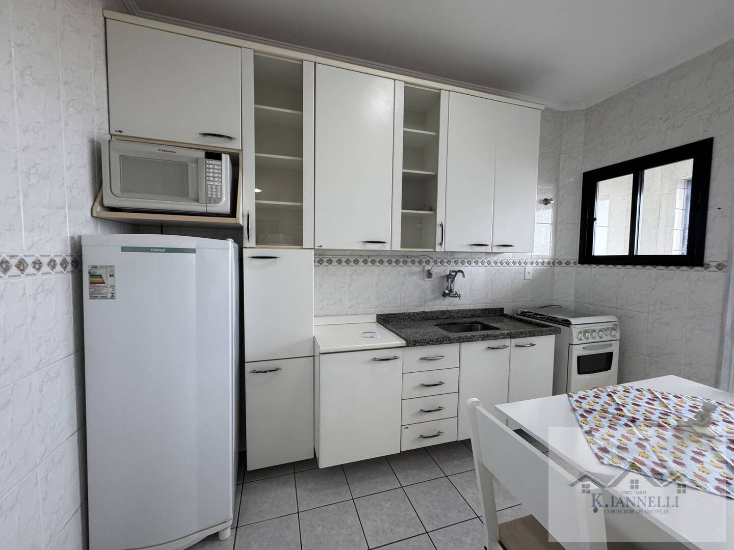 Apartamento à venda com 2 quartos, 70m² - Foto 11