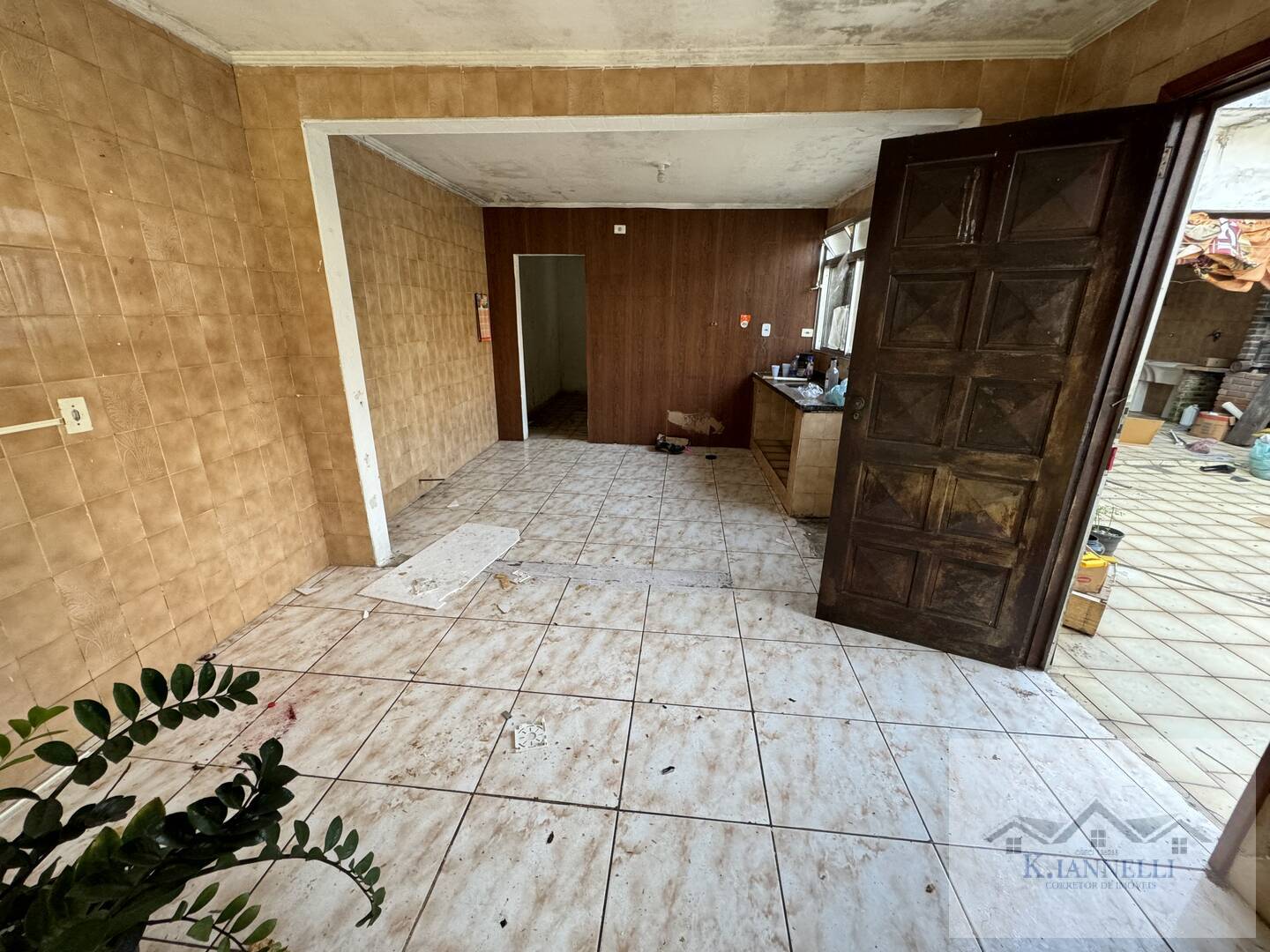 Casa à venda com 3 quartos, 500m² - Foto 2