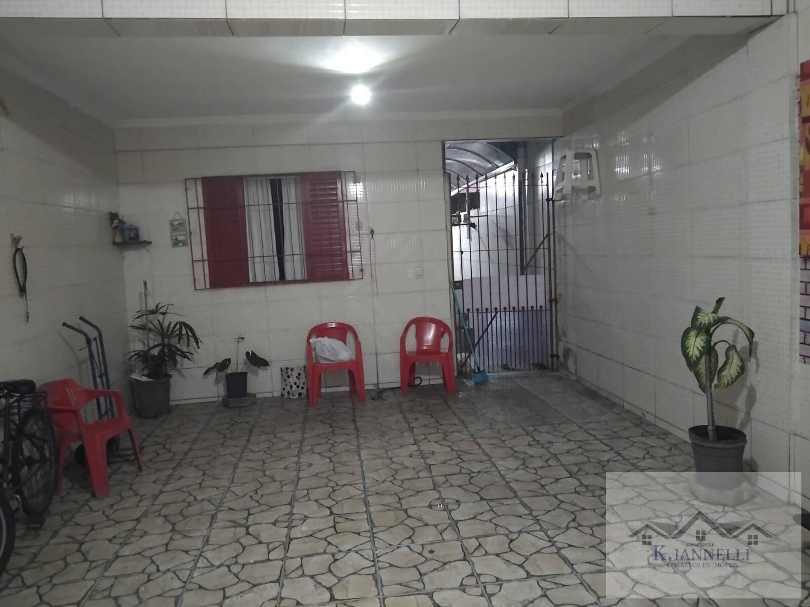 Casa à venda com 3 quartos, 150m² - Foto 2