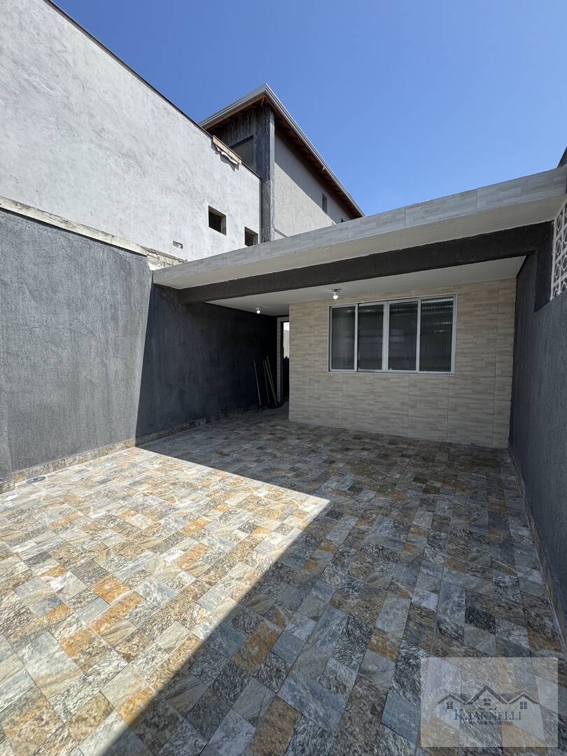 Casa à venda com 2 quartos, 150m² - Foto 2