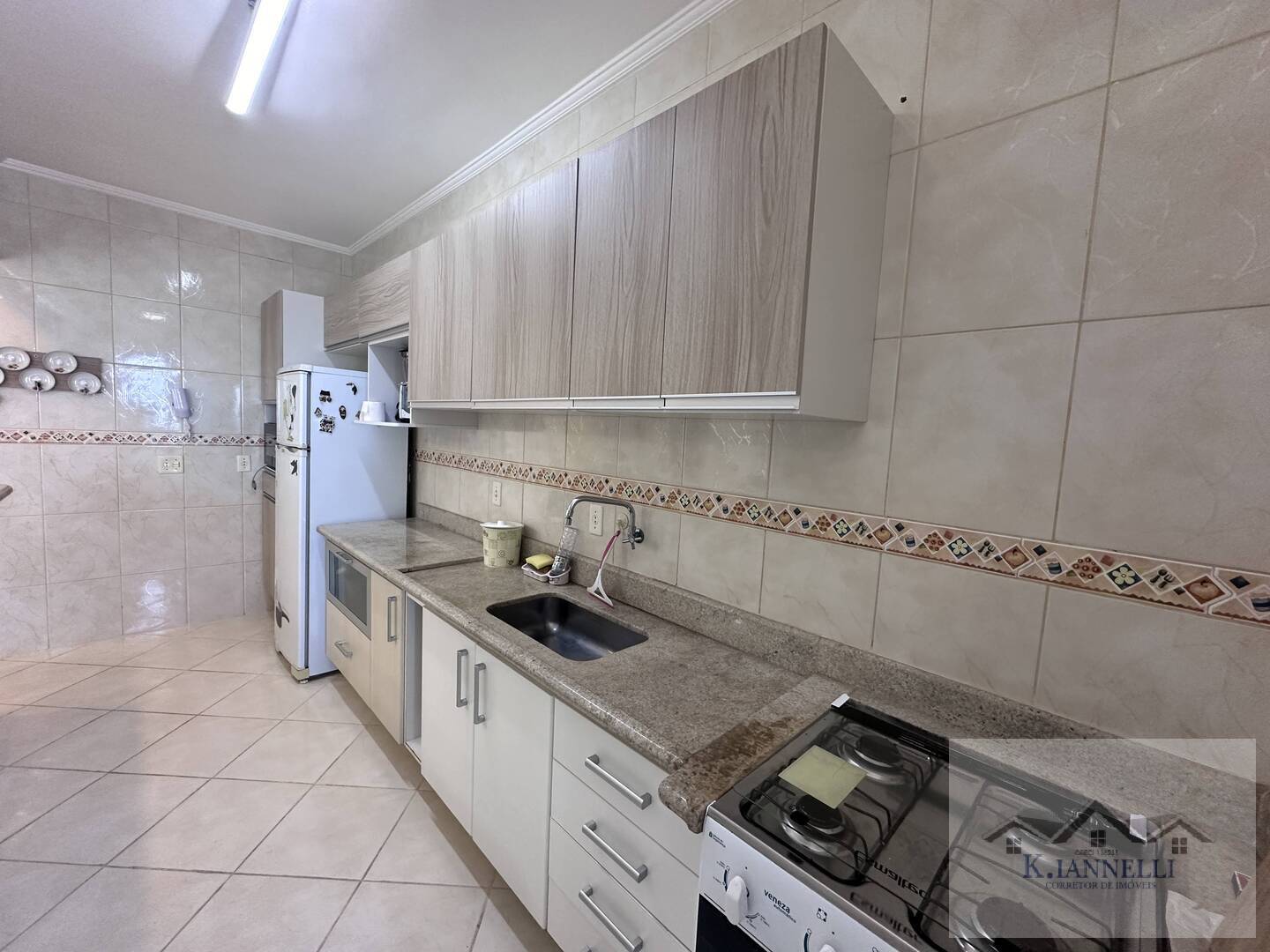 Apartamento à venda com 2 quartos, 75m² - Foto 17