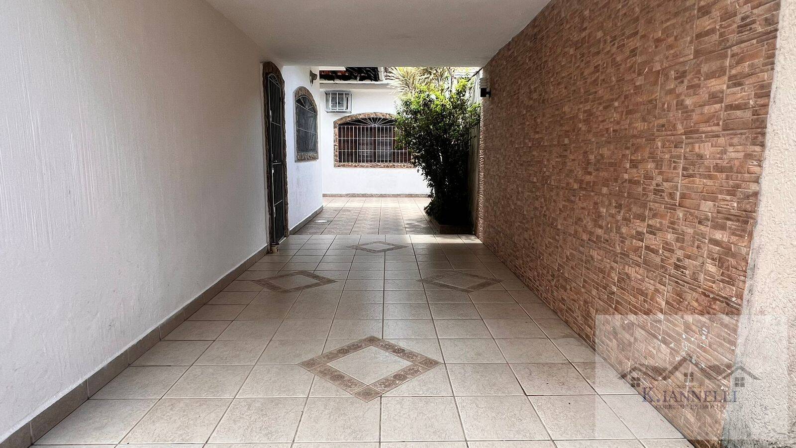 Casa à venda com 2 quartos, 90m² - Foto 4