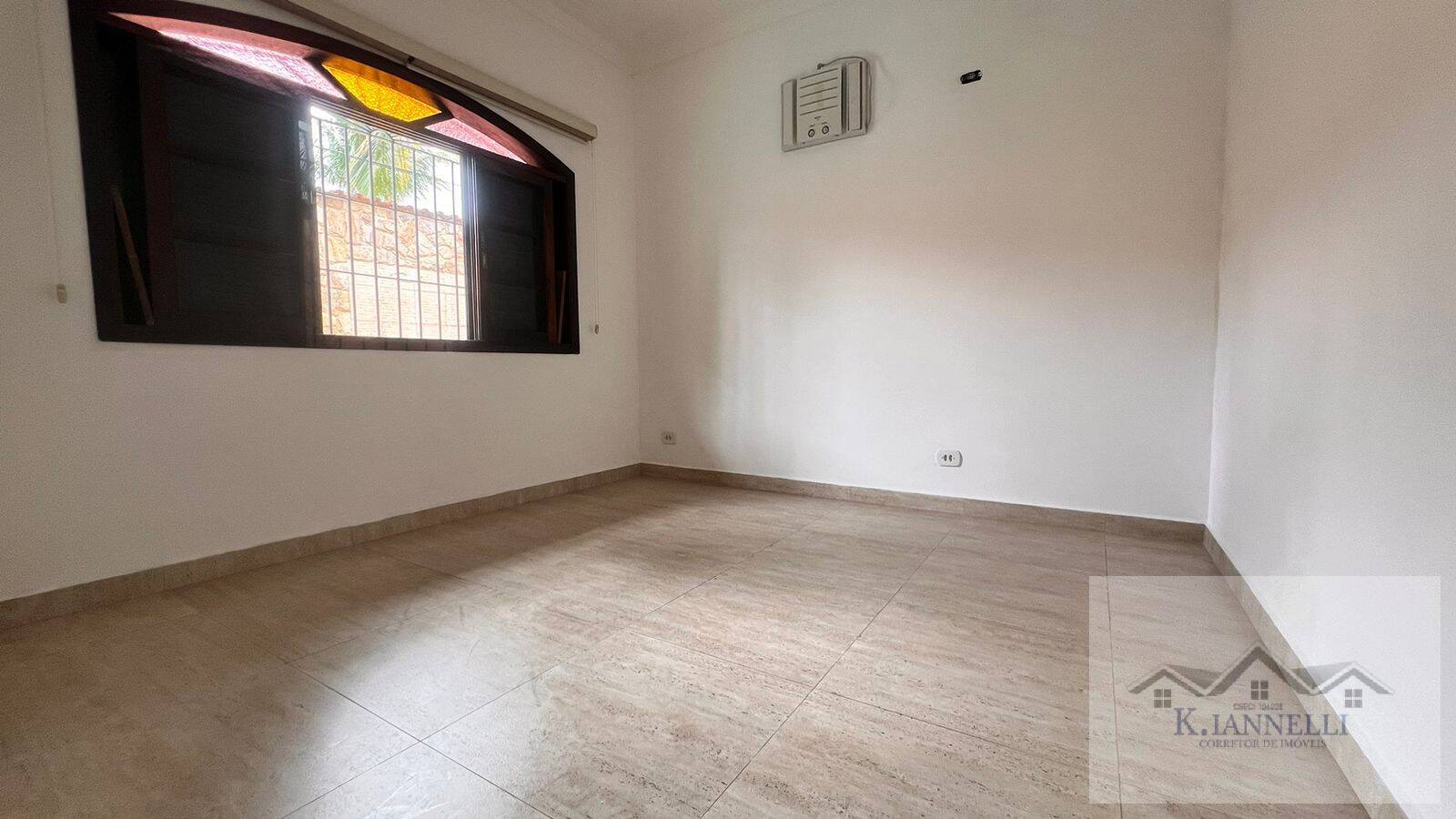 Casa à venda com 2 quartos, 90m² - Foto 7