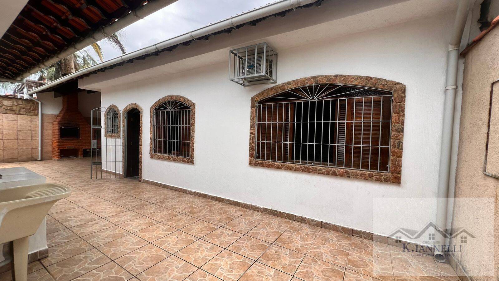 Casa à venda com 2 quartos, 90m² - Foto 8