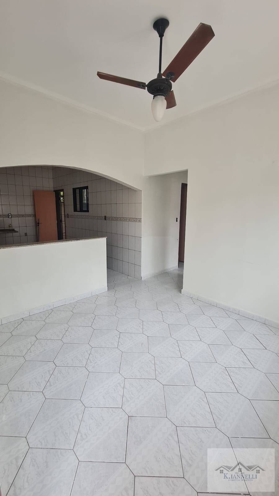 Casa à venda com 2 quartos, 70m² - Foto 3