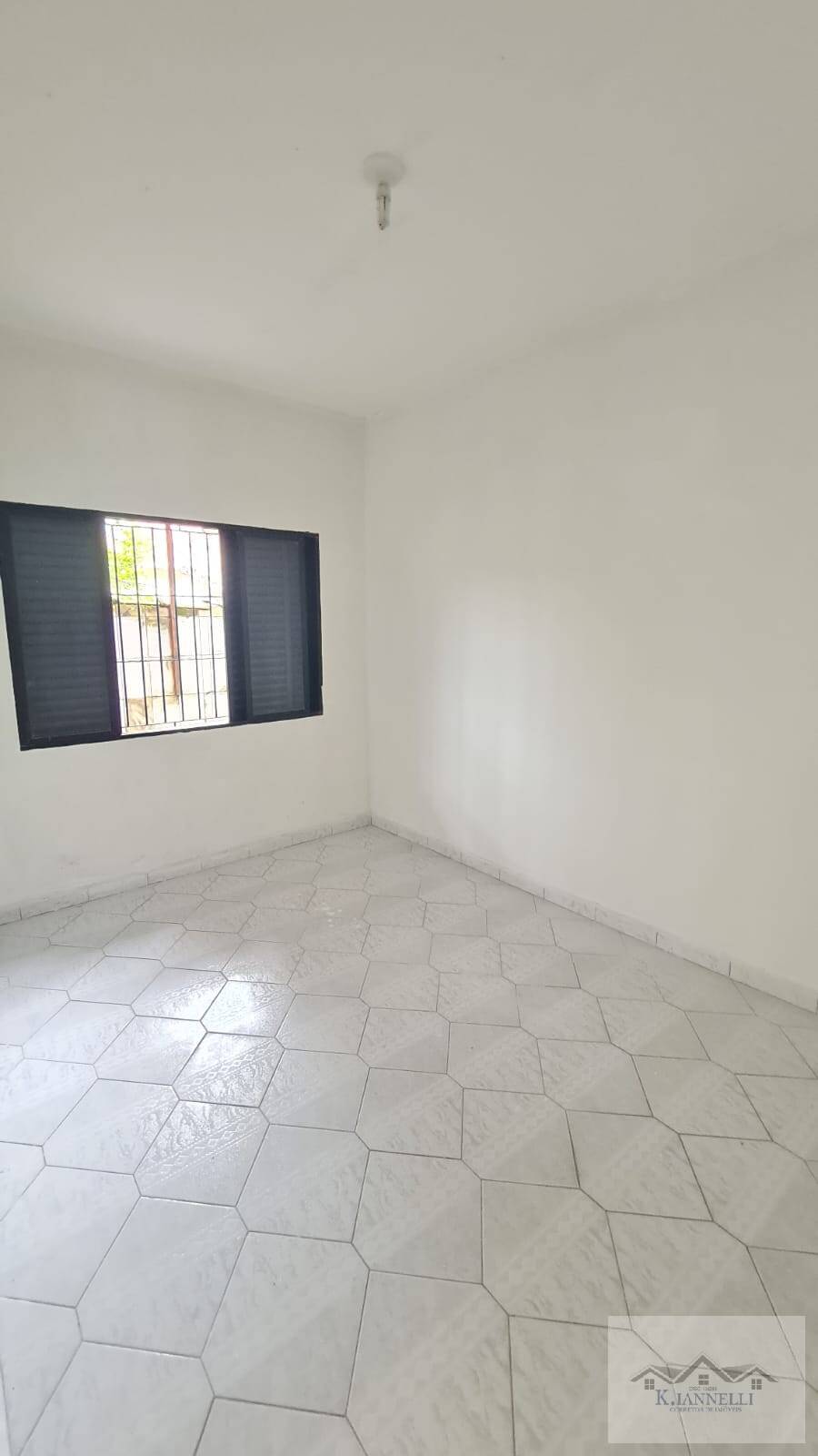 Casa à venda com 2 quartos, 70m² - Foto 5