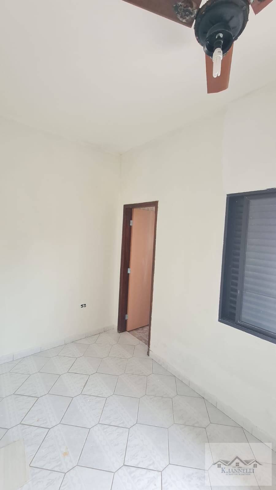 Casa à venda com 2 quartos, 70m² - Foto 10