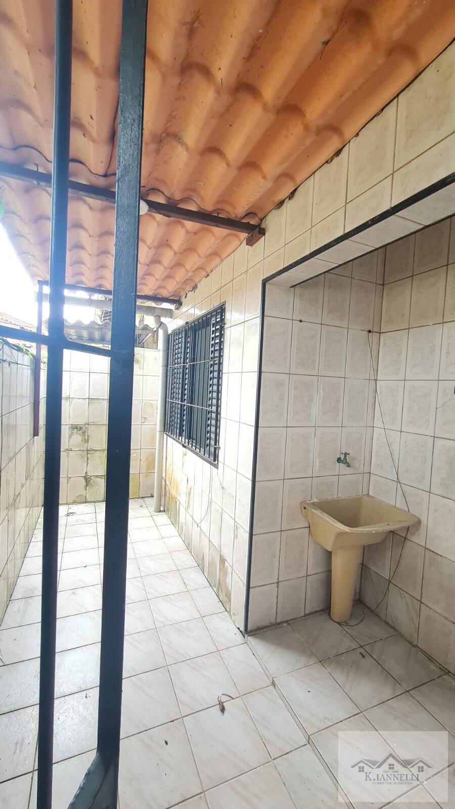 Casa à venda com 2 quartos, 70m² - Foto 11