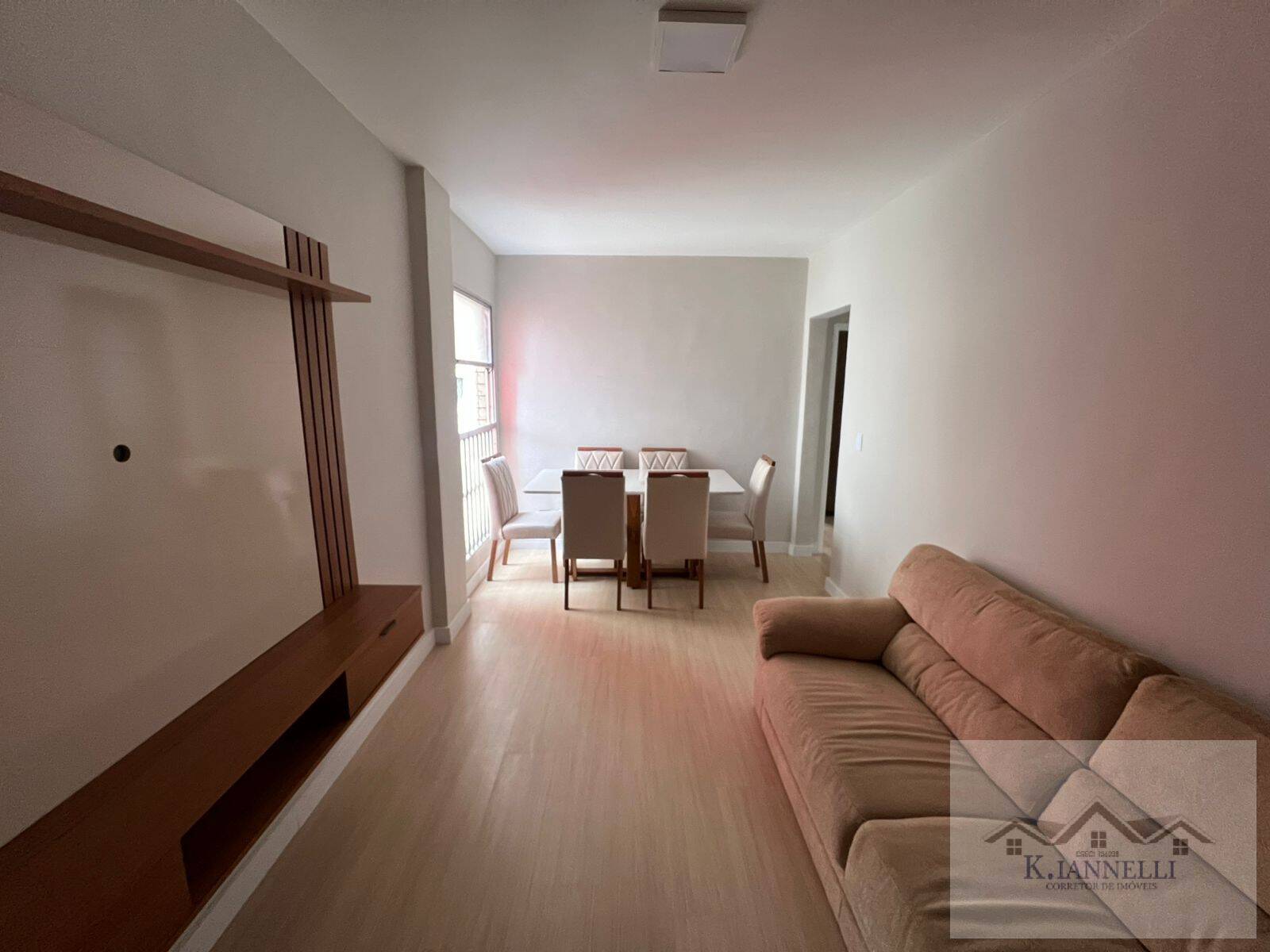 Apartamento à venda com 2 quartos, 61m² - Foto 2