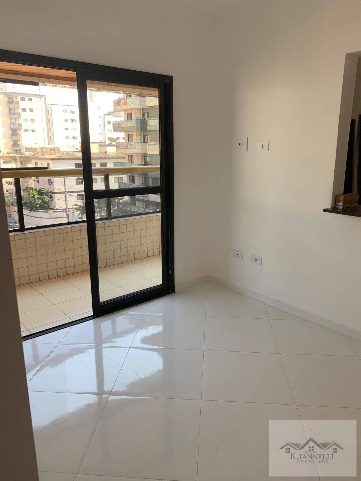 Apartamento à venda com 2 quartos, 62m² - Foto 4