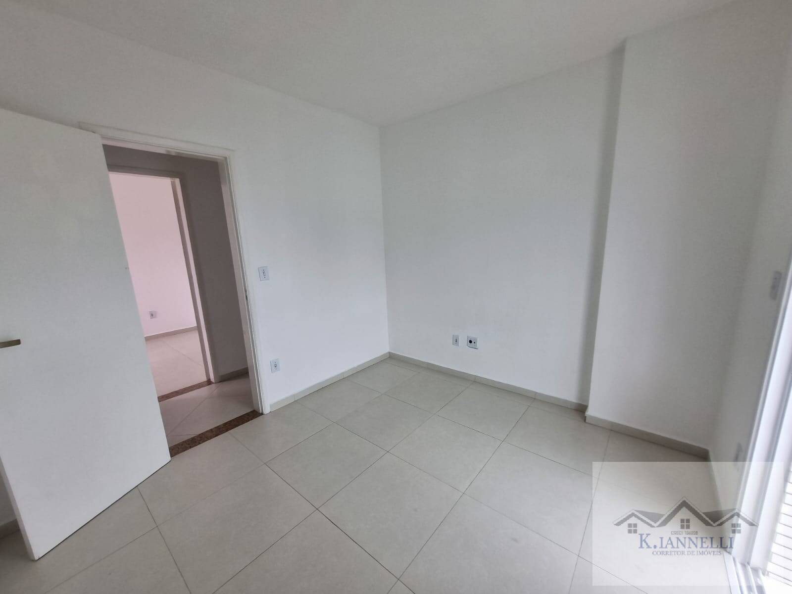 Apartamento para alugar com 3 quartos, 130m² - Foto 9