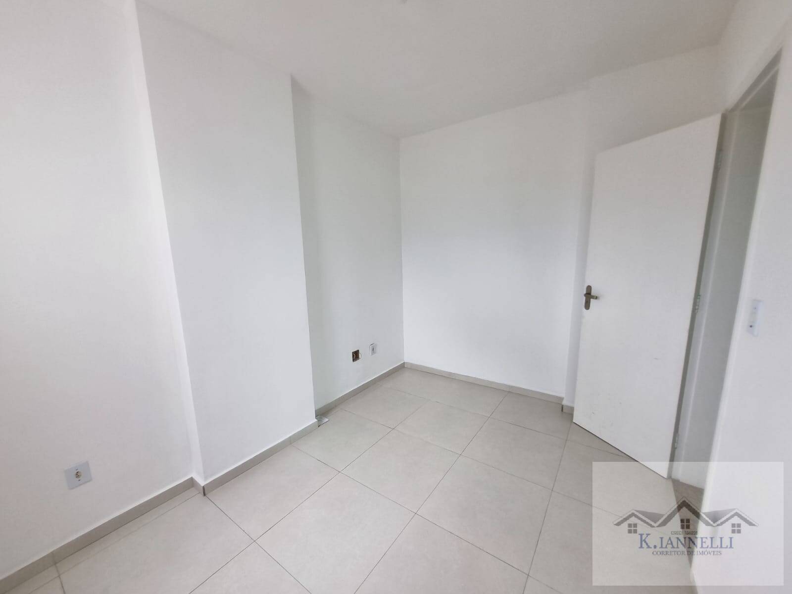 Apartamento para alugar com 3 quartos, 130m² - Foto 12