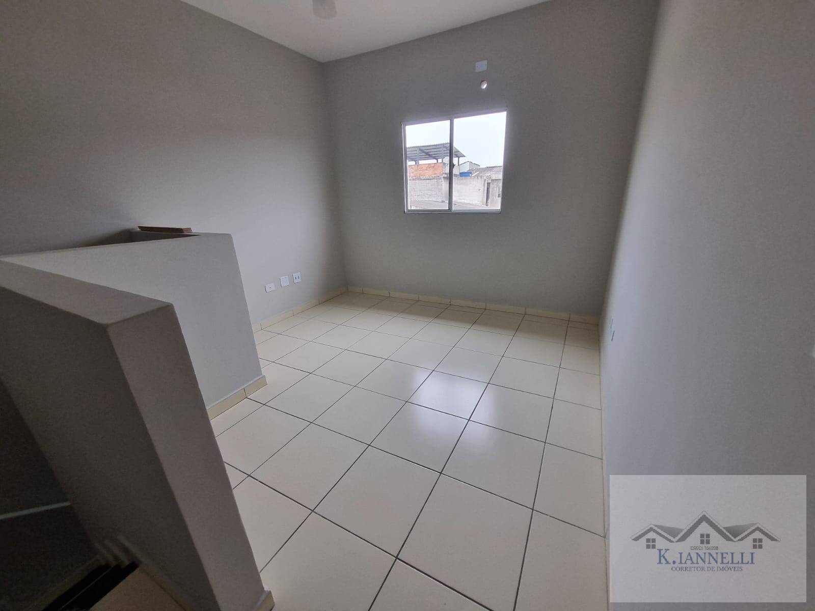 Casa à venda com 2 quartos, 54m² - Foto 2