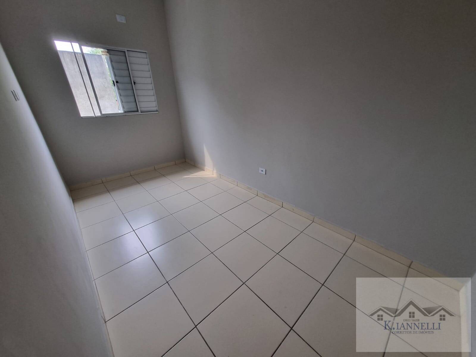 Casa à venda com 2 quartos, 54m² - Foto 8