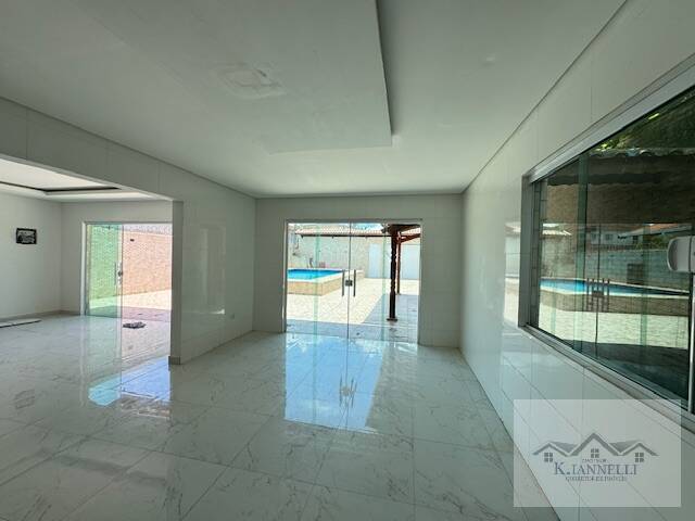 Casa à venda com 4 quartos, 300m² - Foto 16