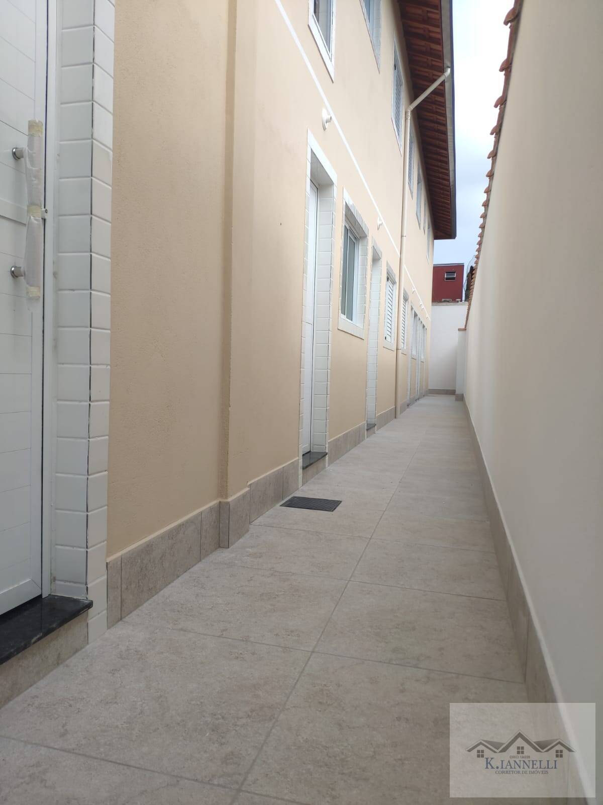 Casa à venda com 2 quartos, 62m² - Foto 8