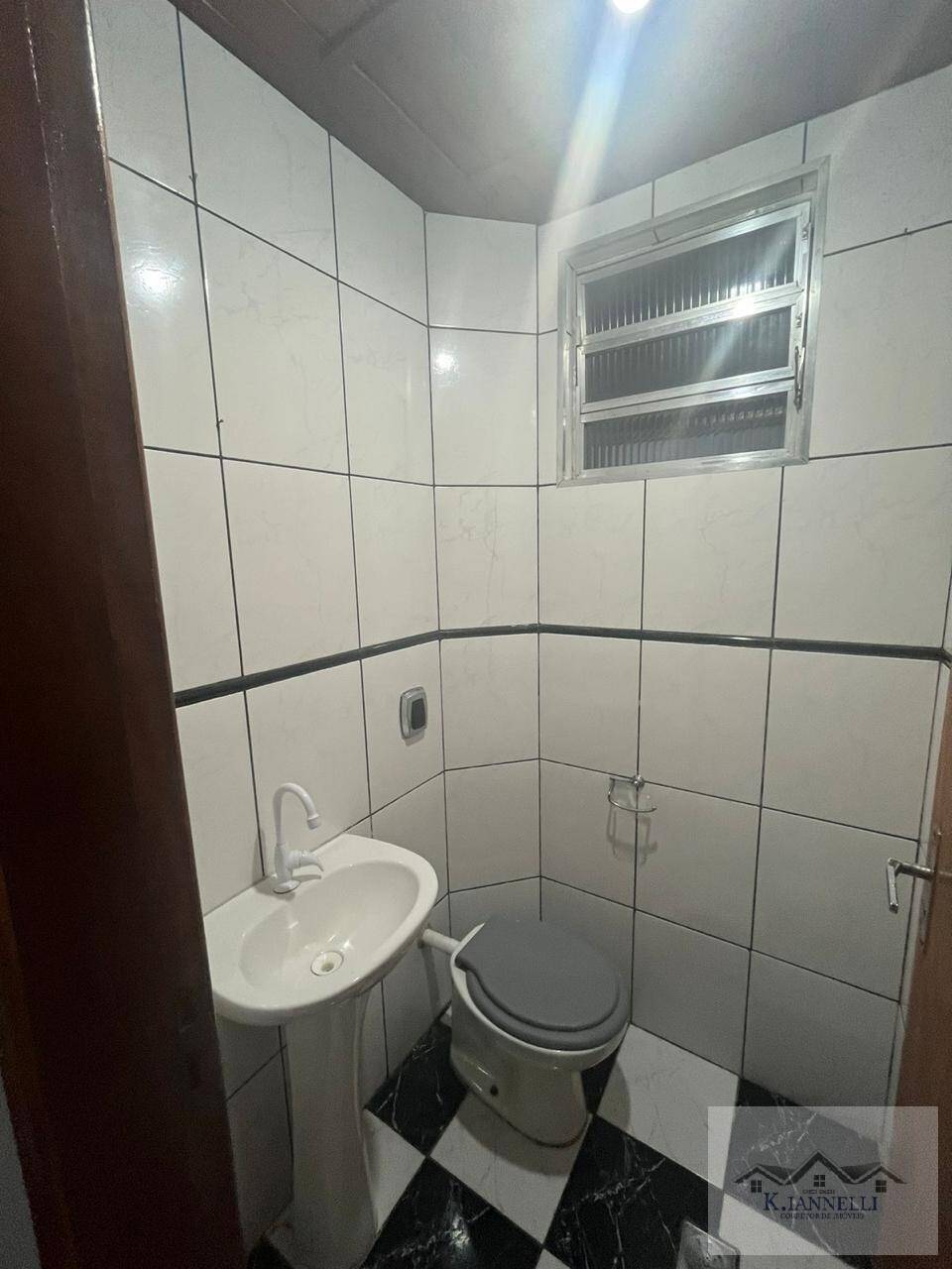 Casa à venda com 2 quartos, 60m² - Foto 10