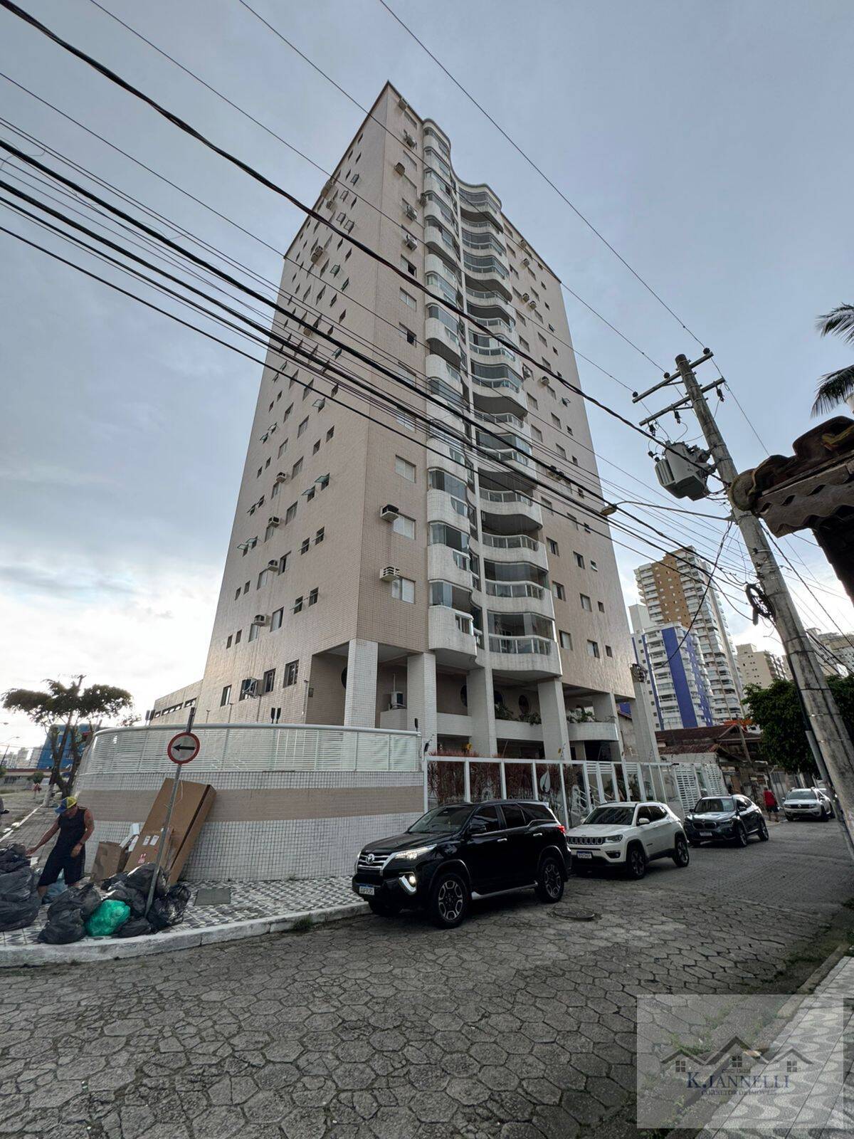 Apartamento à venda com 2 quartos, 65m² - Foto 1